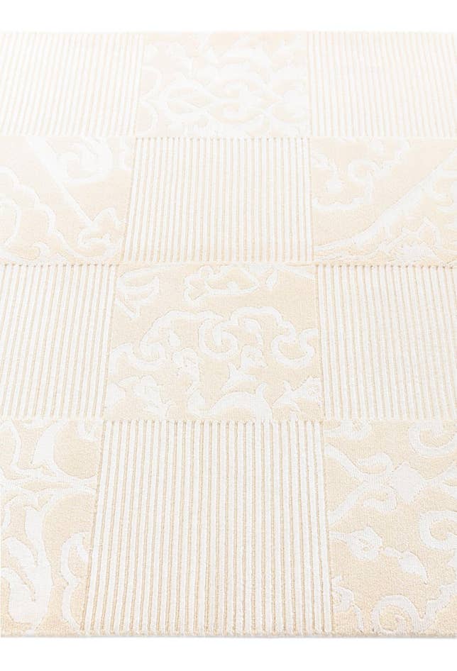 Detail image of 4' x 6' Darya Rug