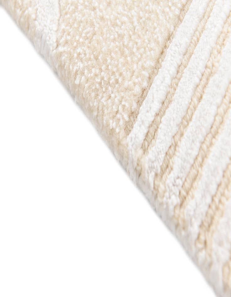 Detail image of 4' x 6' Darya Rug