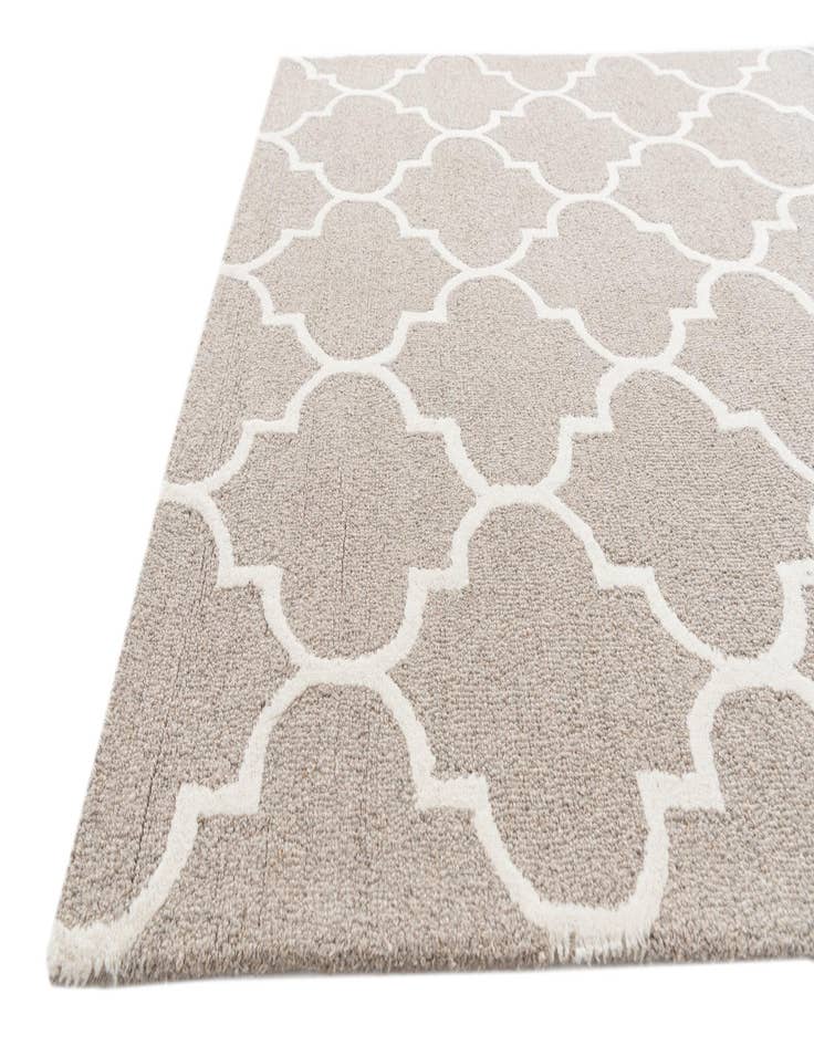 Detail image of 5' 1 x 8' 1 Luna Rug