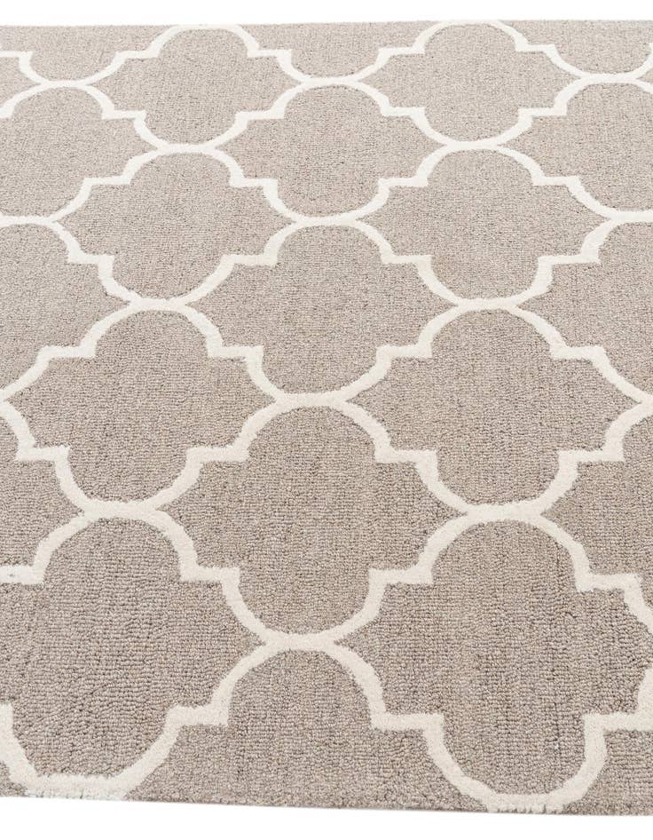 Detail image of 5' 1 x 8' 1 Luna Rug