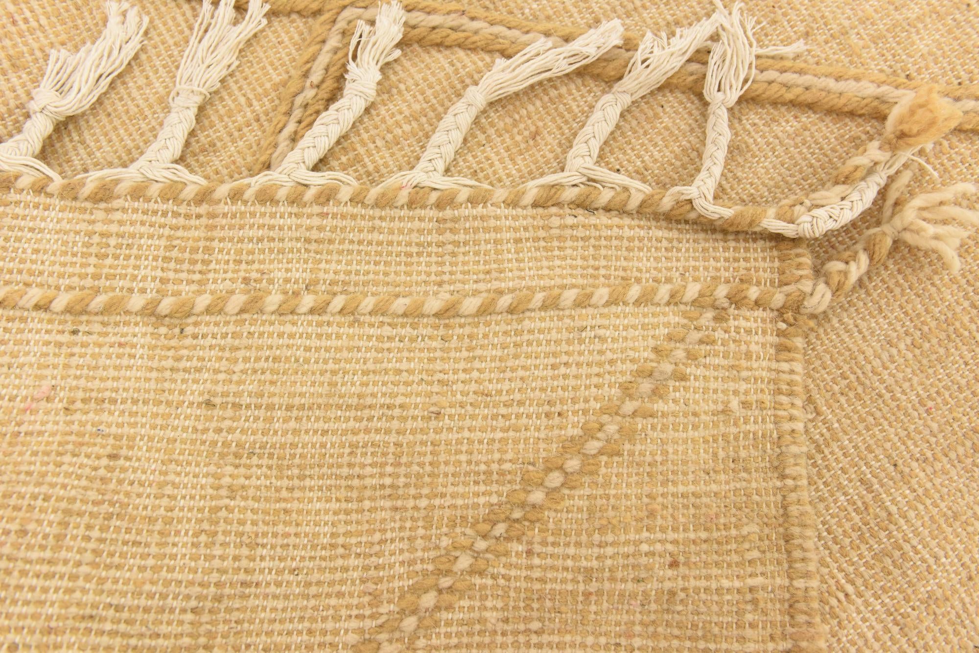 5' 1 x 8' 4 Hand Knotted Moroccan Wool Rug