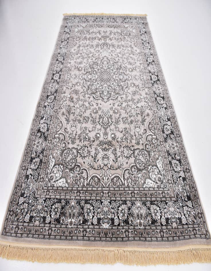 Detail image of 6' 7 x 9' 10 Tabriz Design Rug