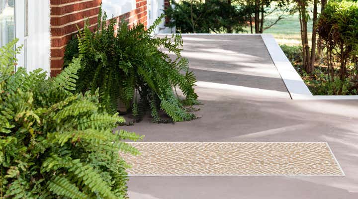 2' x 8' Easy-Clean Jill Zarin Cape Town Indoor / Outdoor Runner Rug