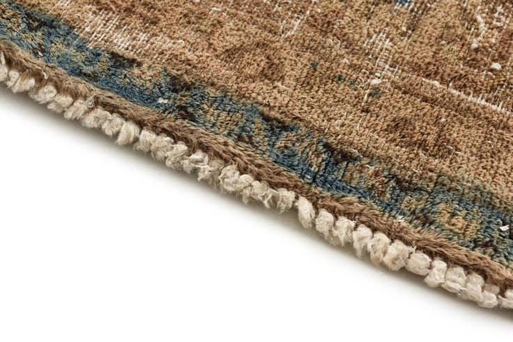 Detail image of 5' 2 x 6' 3 Hand Knotted Ultra Vintage Persian Wool Square Rug