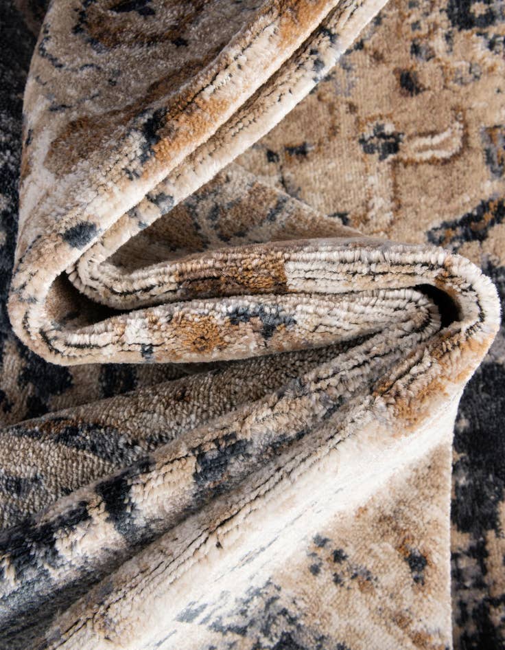 Detail image of 5' 3 x 5' 3 Eliza Octagon Rug