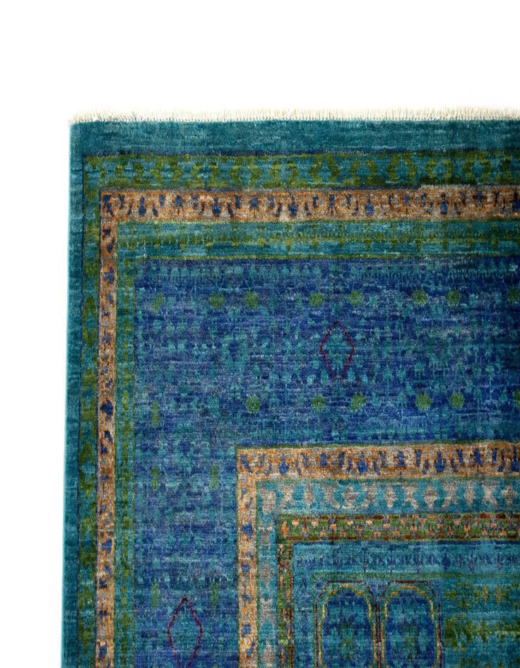 Detail image of 6' 11 x 9' 10 Amina Wool Rug