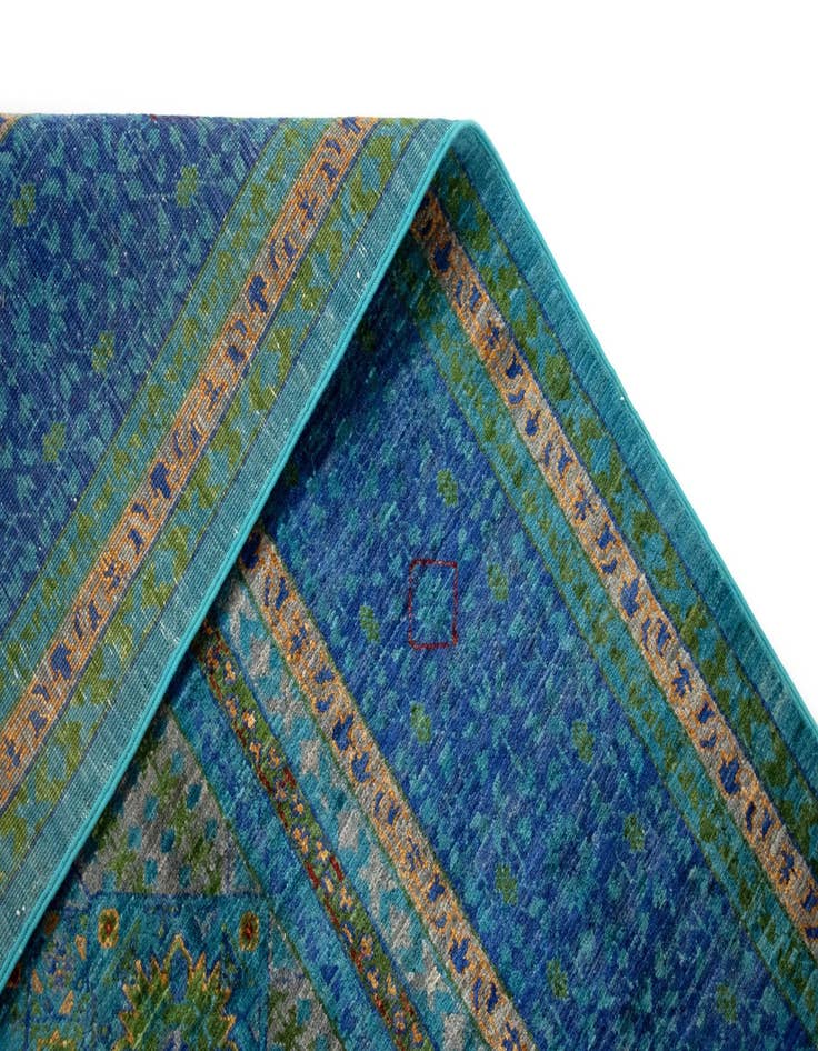 Detail image of 6' 11 x 9' 10 Amina Wool Rug