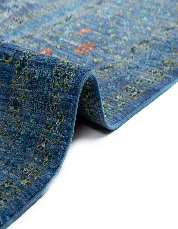 Detail image of 8' 9 x 11' 8 Amina Wool Rug