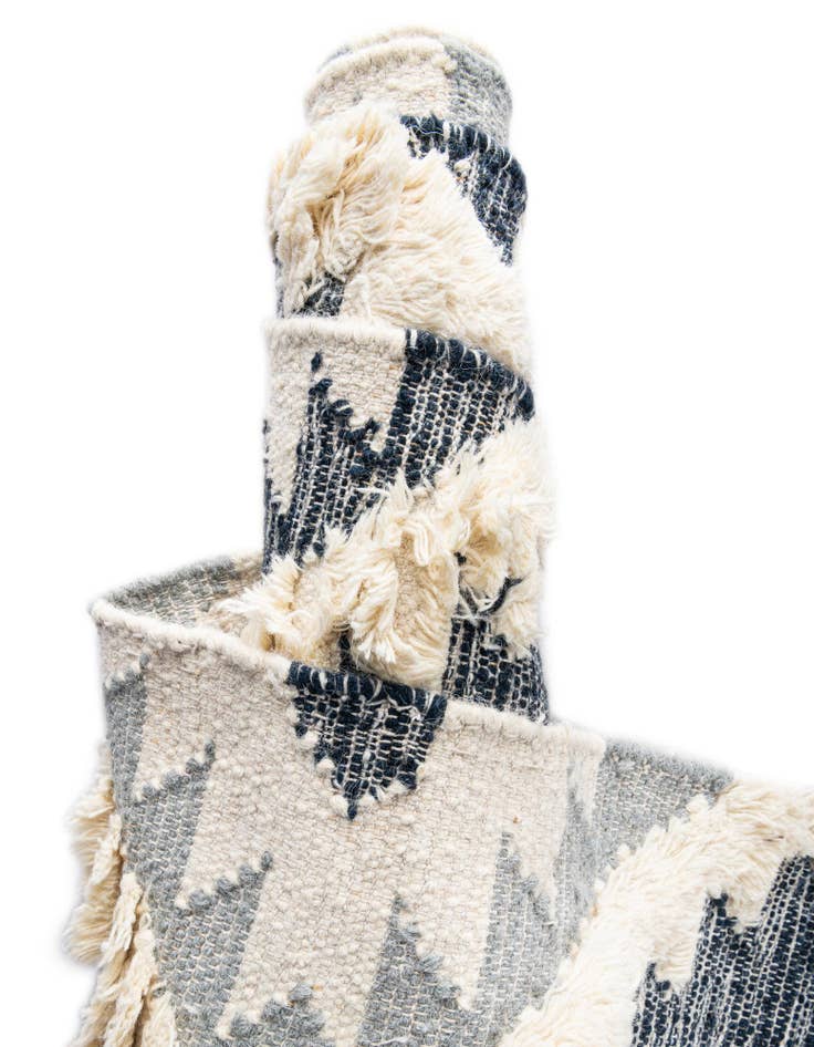 Detail image of 2' x 3' 1  Hand Woven Arizona Wool Rug