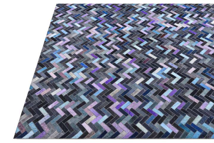 5' 1 x 8' Cowhide Rug