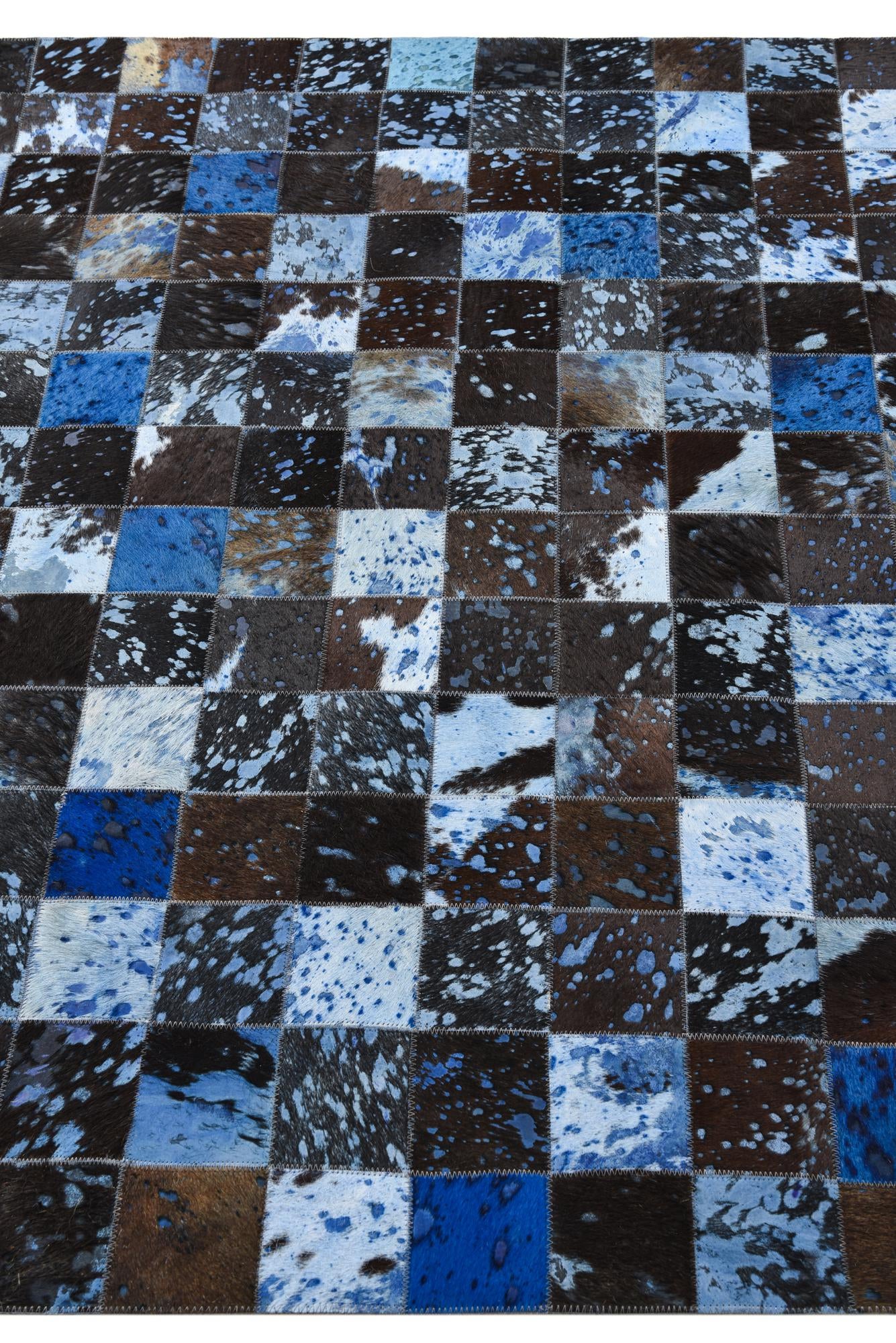 4' 7 x 6' 7 Cowhide Rug