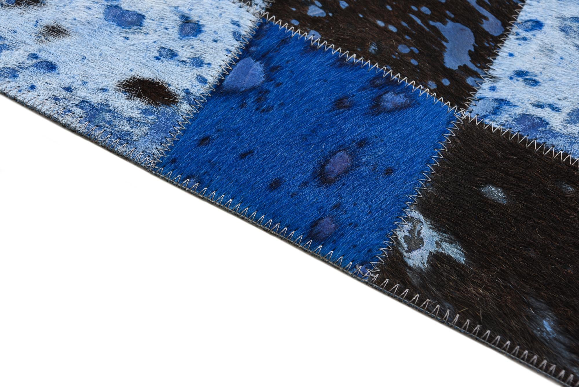 4' 7 x 6' 7 Cowhide Rug