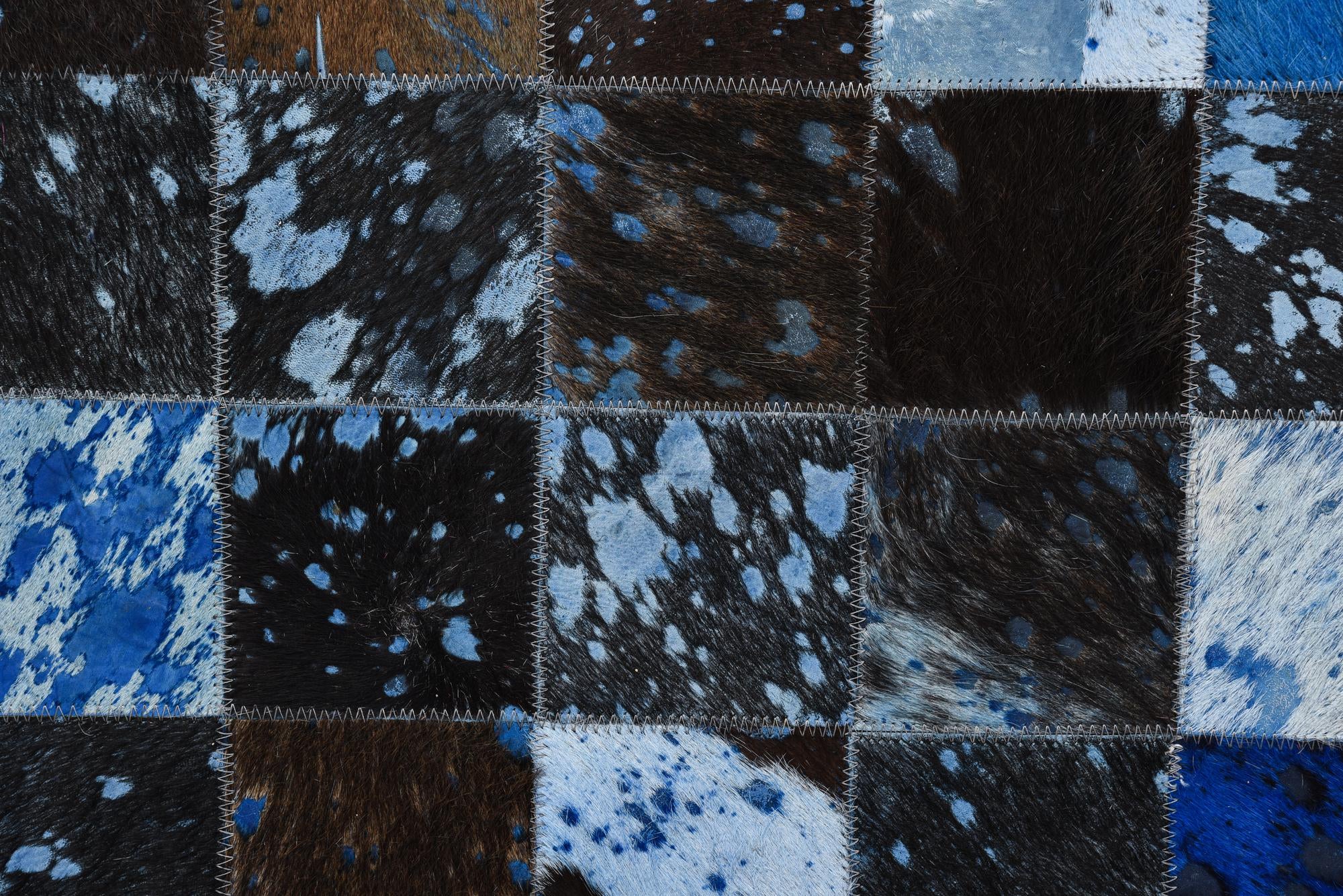 4' 7 x 6' 7 Cowhide Rug