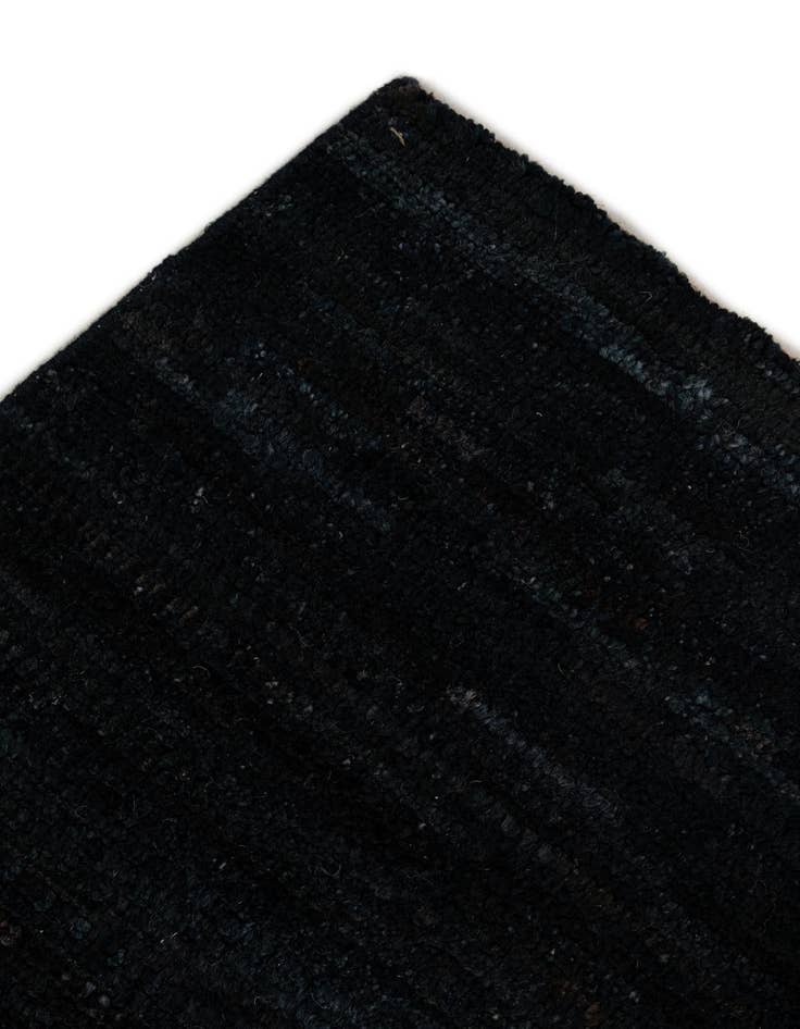 Detail image of 6' 9 x 10'  Hand Knotted Darya Wool Rug