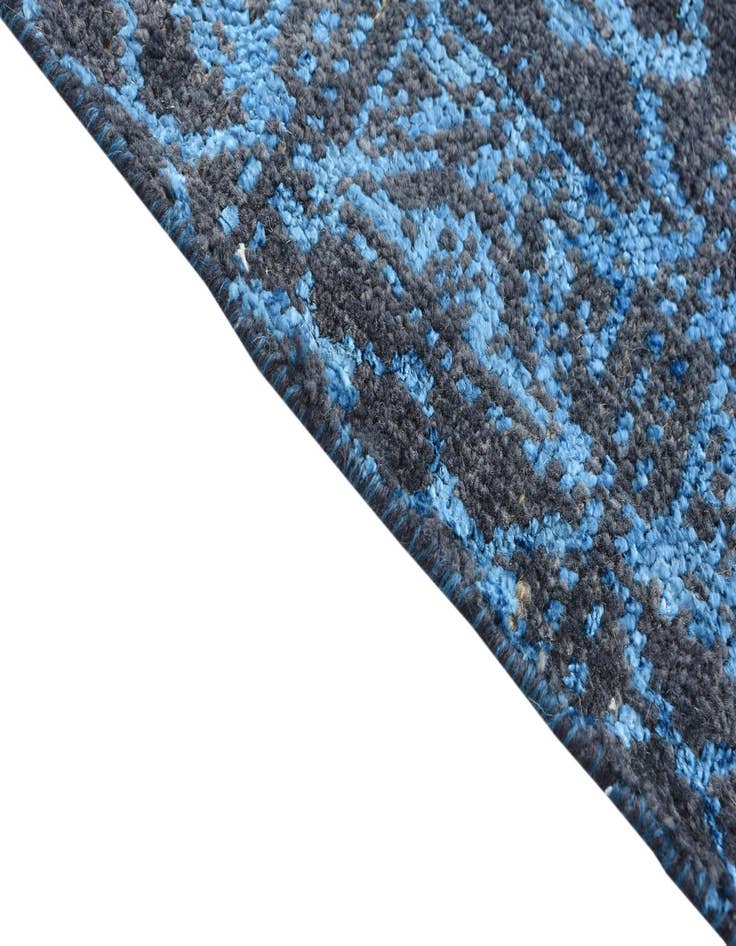 Detail image of 4' 10 x 8' Hand Knotted Darya Rug