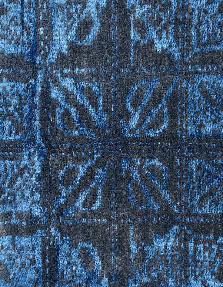 Detail image of 4' 10 x 8' Hand Knotted Darya Rug