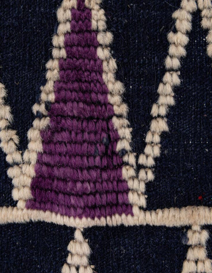 Detail image of 6' 3 x 8' 9  Hand Knotted Darya Wool Rug