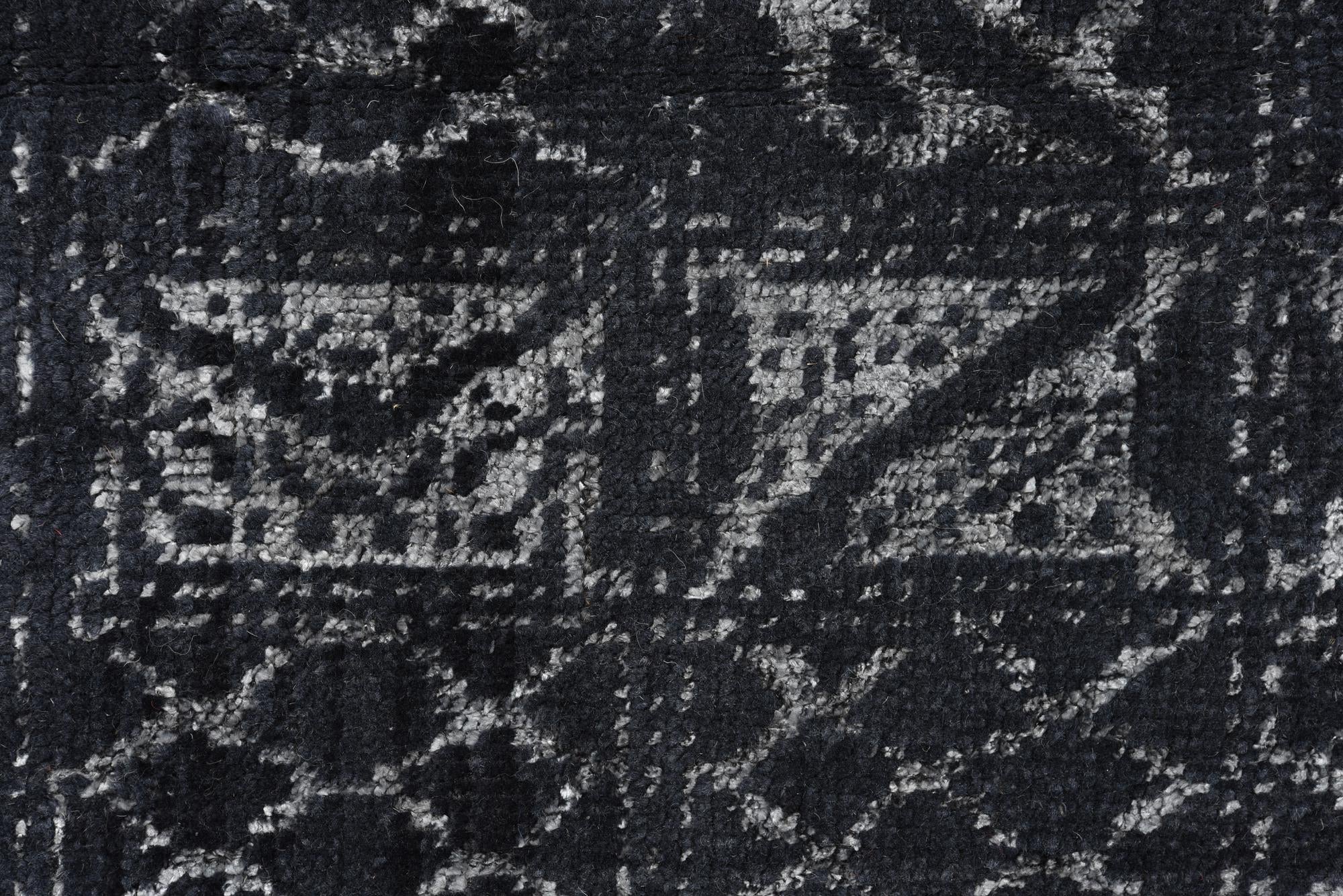 6' x 9' Hand Knotted Darya Rug