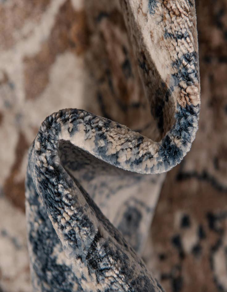 Detail image of 7' 10 x 10' Eliza Rug