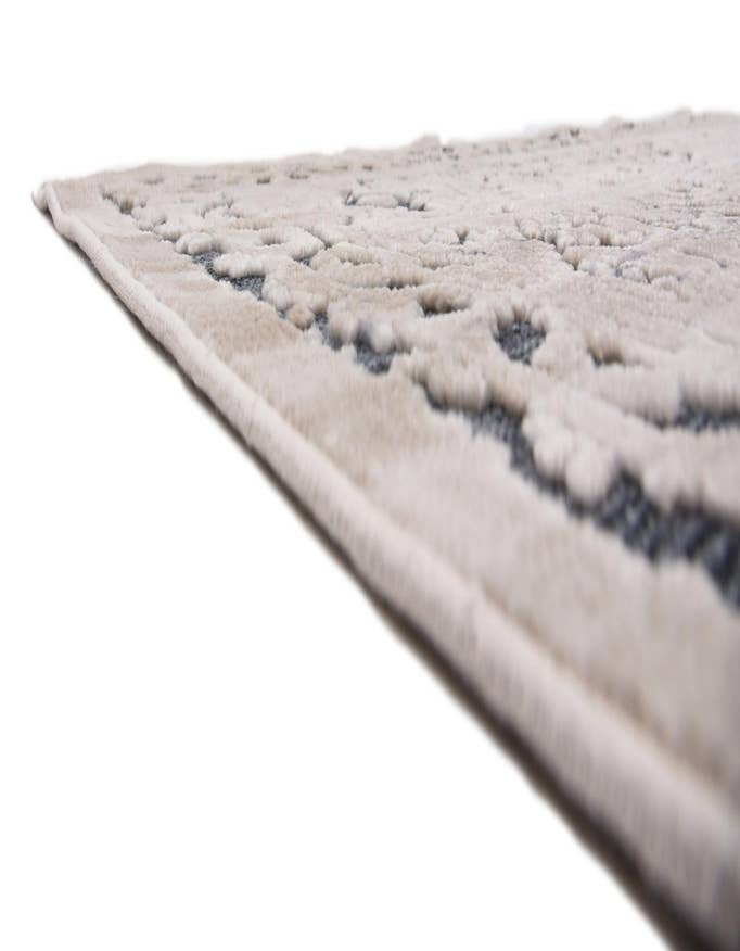 Detail image of 9' 9 x 14' 4 Eliza Rug