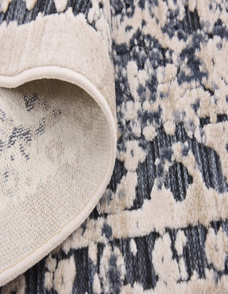 Detail image of 9' 9 x 14' 4 Eliza Rug