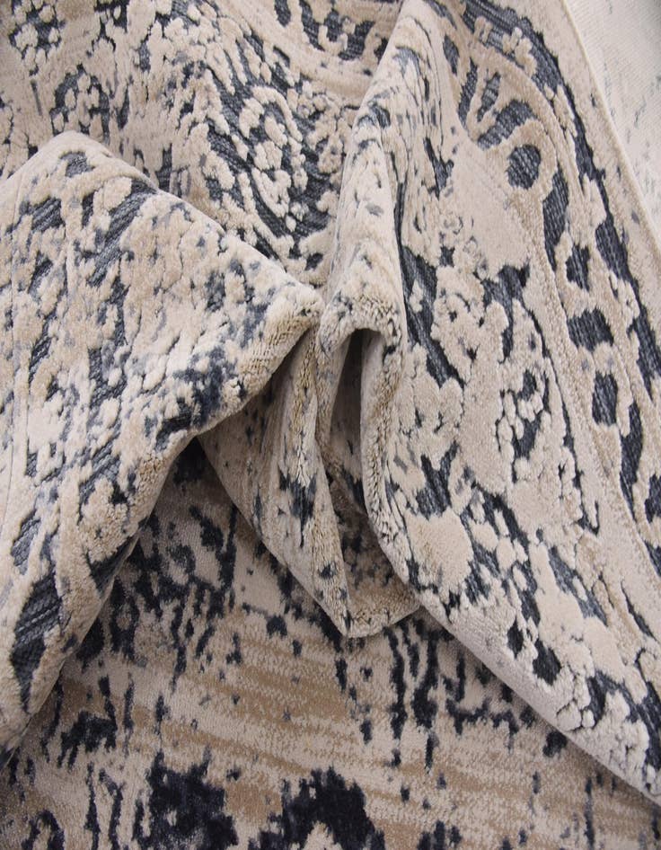 Detail image of 9' 9 x 14' 4 Eliza Rug