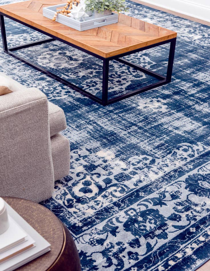 Detail image of 5' 3 x 8' Estate Rug