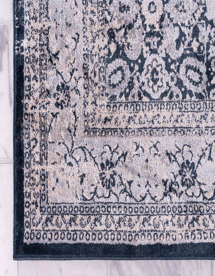 Detail image of 9' 10 x 13' Estate Rug