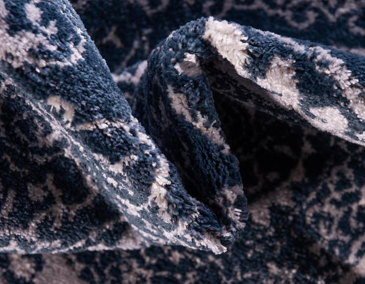 Detail image of 7' 10 x 11' Estate Rug