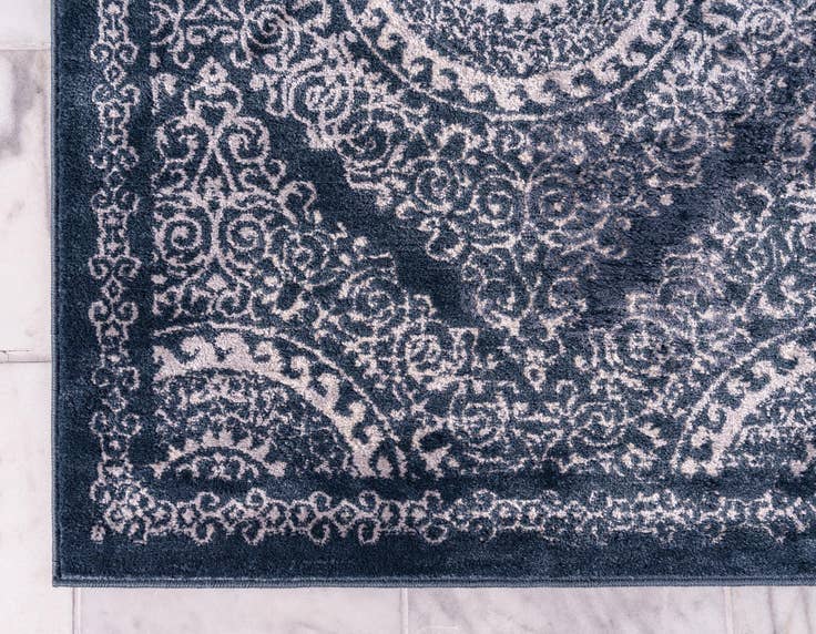 Detail image of 7' 10 x 11' Estate Rug