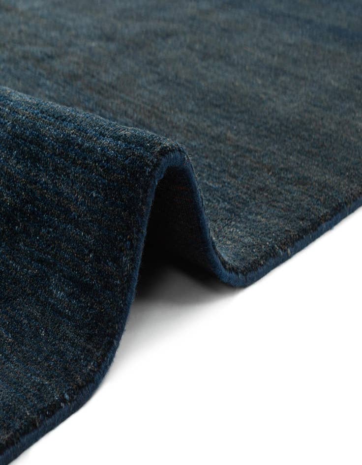 Detail image of 6' 11 x 9' 9 Gabbeh Shouli Rug