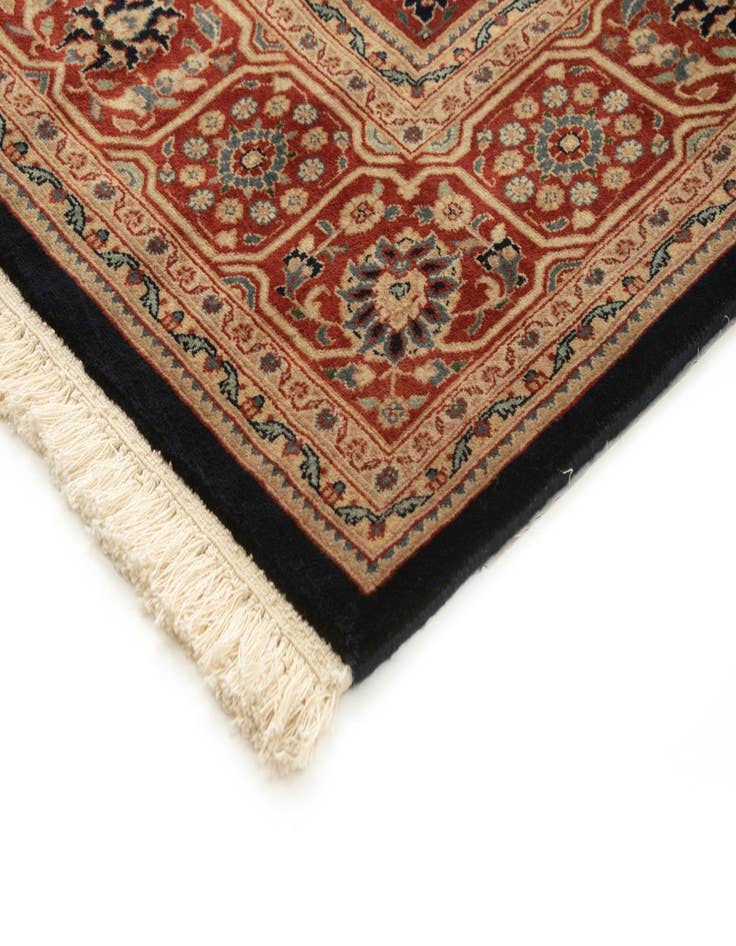 Detail image of 5' 10 x 8' 2 Ganga Rug