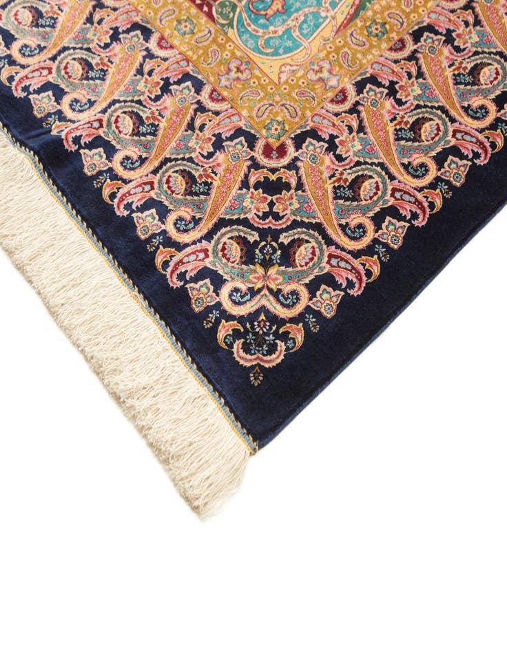 Detail image of 6' 7 x 9' 10 Ghom Design Rug