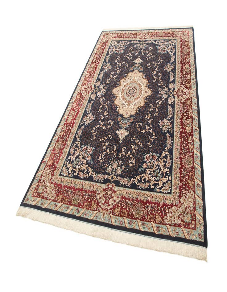 Detail image of 6' 5 x 9' 6 Ghom Design Rug