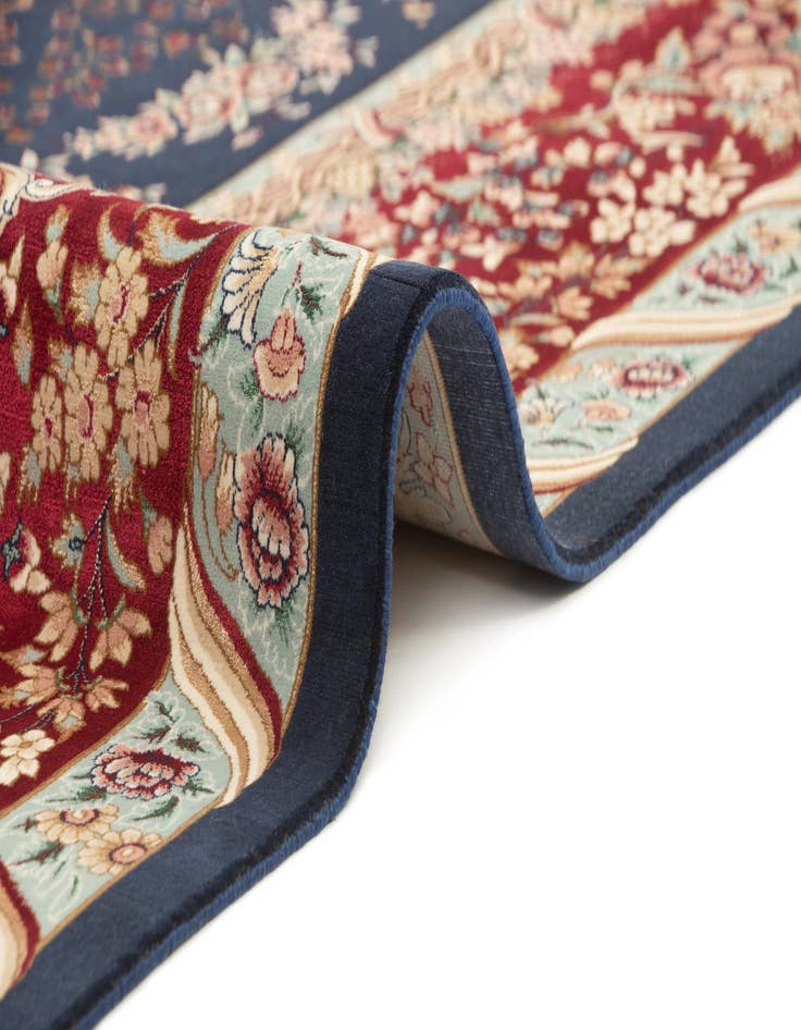 Detail image of 6' 5 x 9' 6 Ghom Design Rug