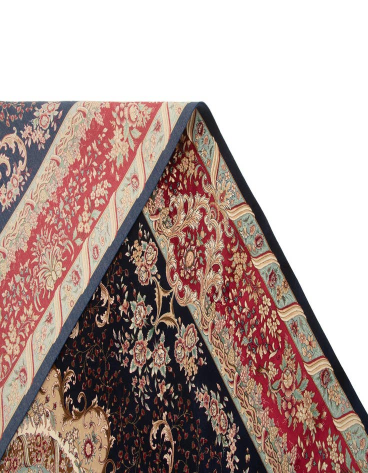 Detail image of 6' 5 x 9' 6 Ghom Design Rug