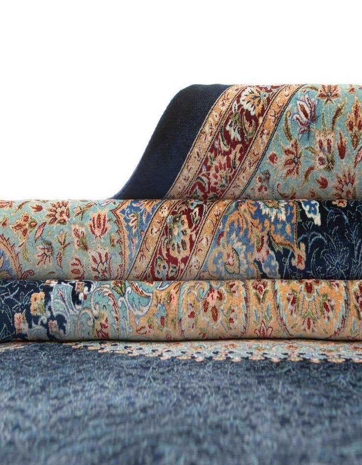 Detail image of 6' 6 x 9' 8 Ghom Design Rug