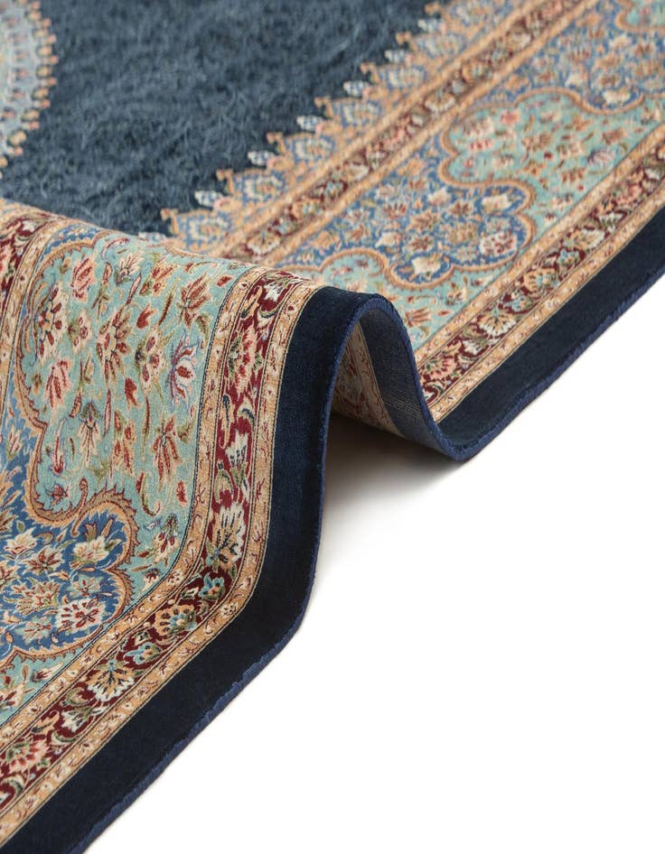 Detail image of 6' 6 x 9' 8 Ghom Design Rug