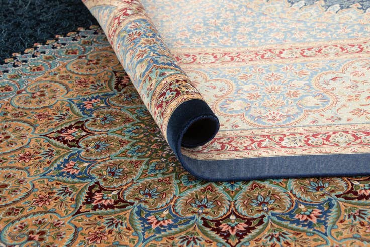 Detail image of 6' 6 x 9' 8 Ghom Design Rug