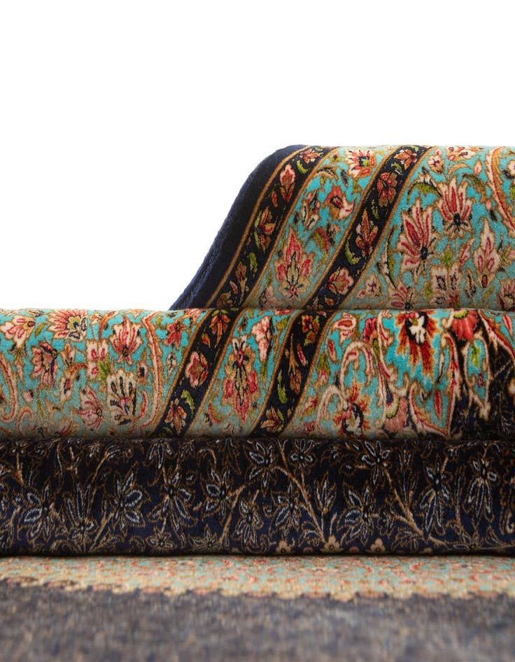 Detail image of 6' 6 x 9' 9 Ghom Design Rug