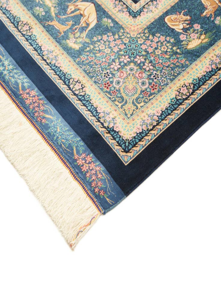 Detail image of 6' 6 x 9' 7 Ghom Design Rug