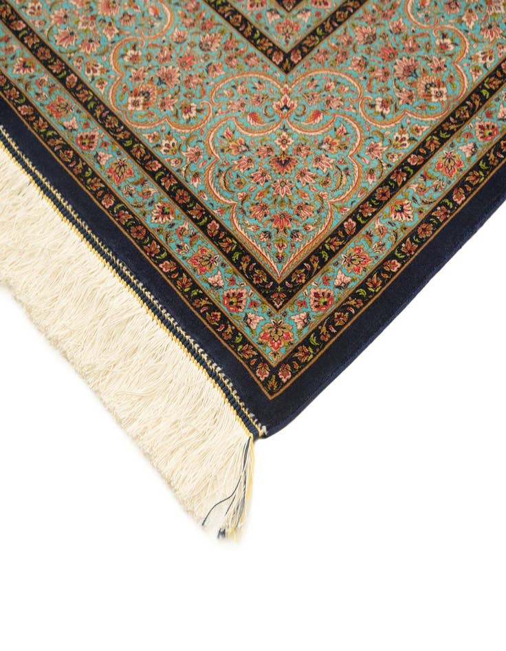 Detail image of 6' 6 x 9' 9 Ghom Design Rug