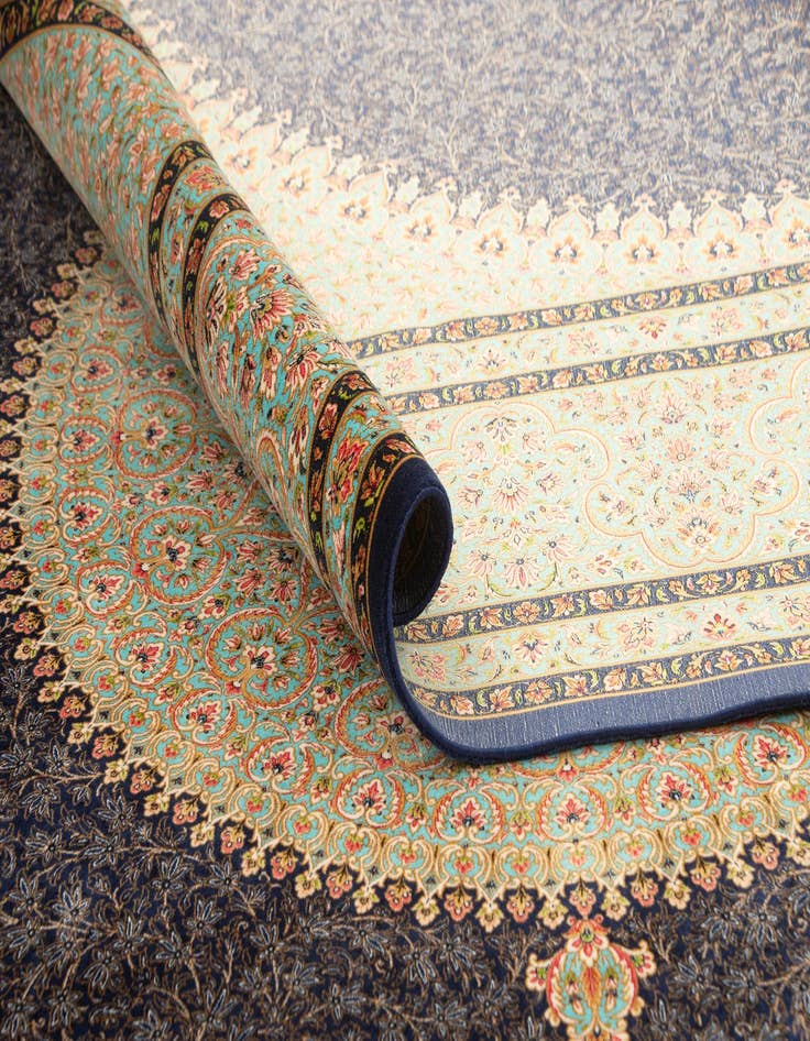 Detail image of 6' 6 x 9' 9 Ghom Design Rug