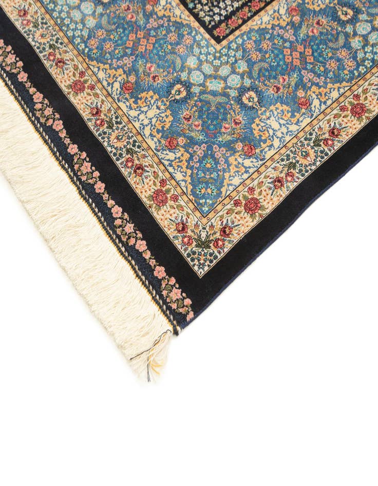 Detail image of 6' 7 x 9' 7 Ghom Design Rug