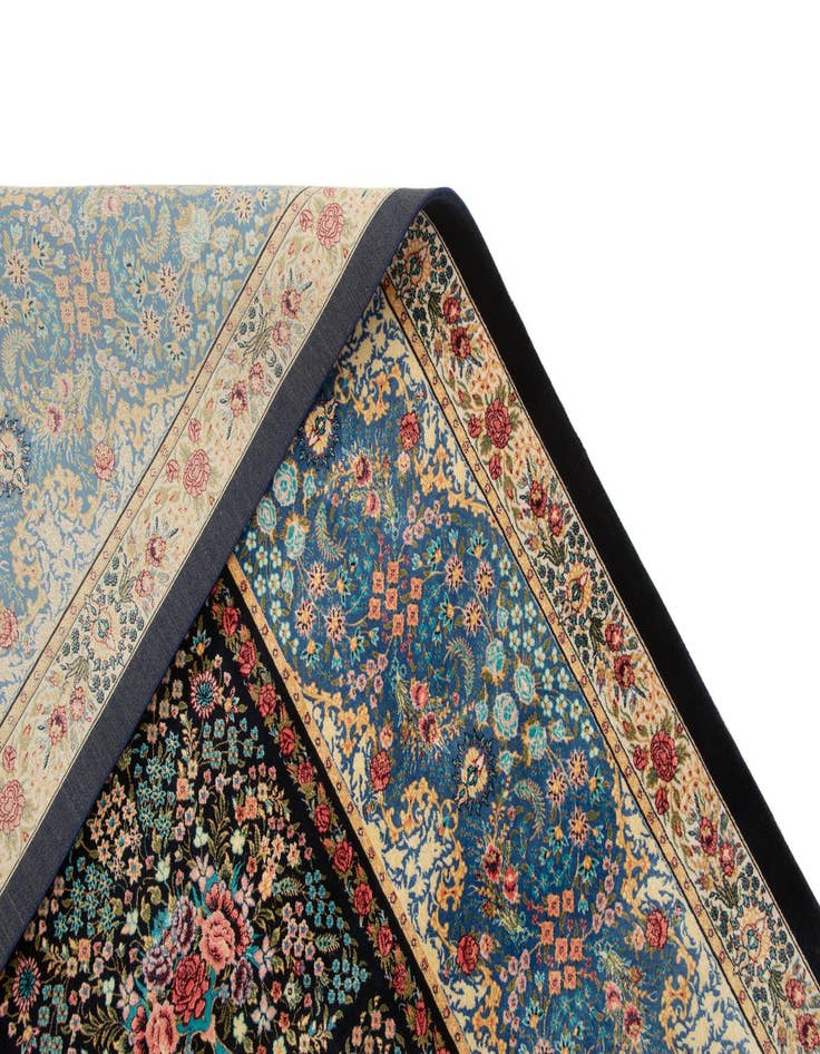 Detail image of 6' 7 x 9' 7 Ghom Design Rug