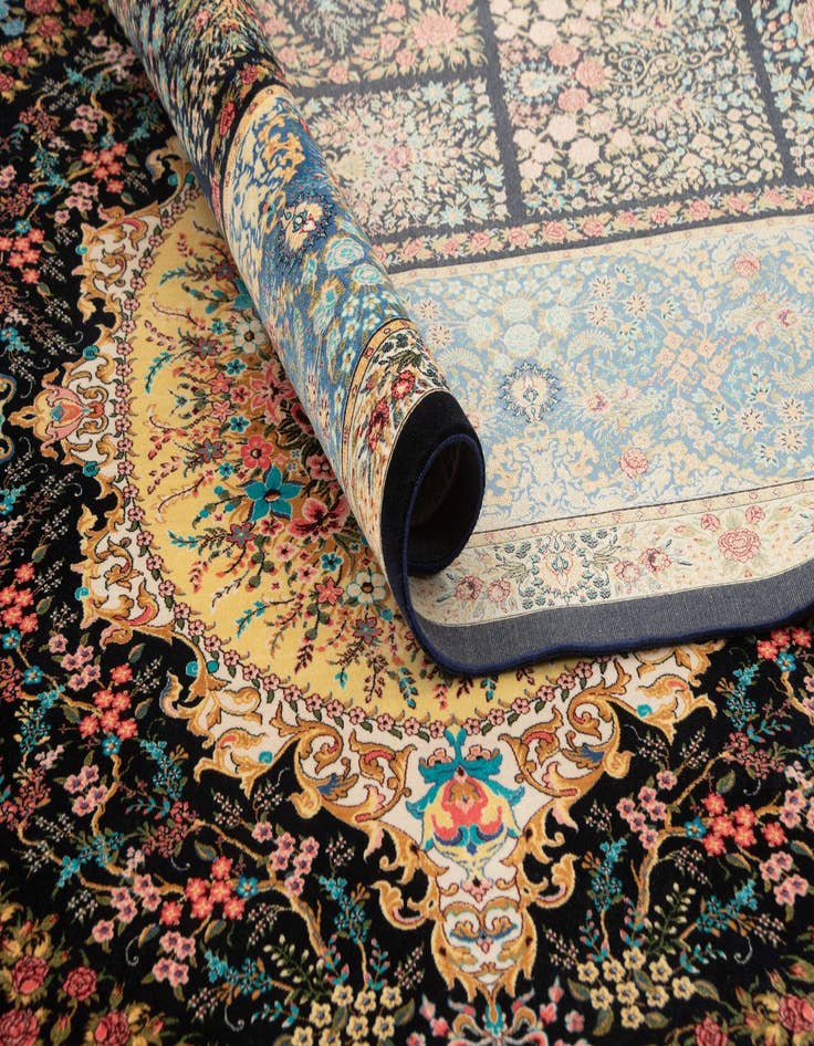 Detail image of 6' 7 x 9' 7 Ghom Design Rug