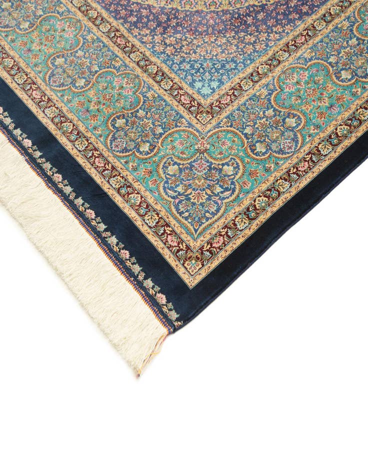 Detail image of 6' 6 x 9' 6 Ghom Design Rug