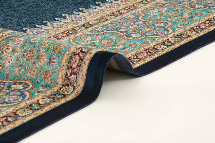 Detail image of 6' 6 x 9' 6 Ghom Design Rug