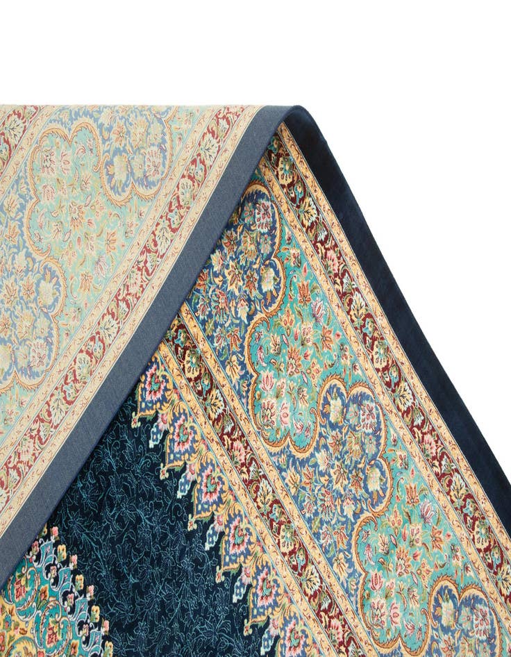 Detail image of 6' 6 x 9' 6 Ghom Design Rug