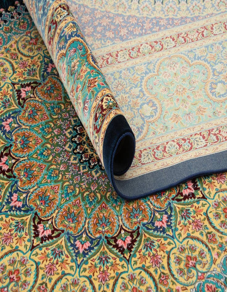 Detail image of 6' 6 x 9' 6 Ghom Design Rug